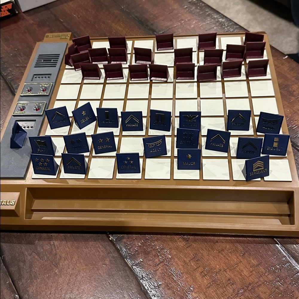 Vintage The Generals Electronic Strategy game 1980. Complete and works well. - Picture 6 of 13